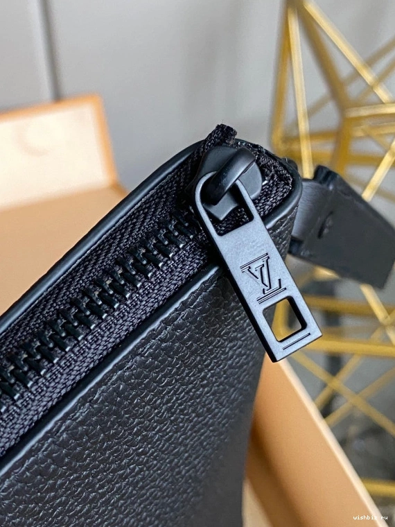 WIS LOUIS POUCH IPAD VUITTON 0124